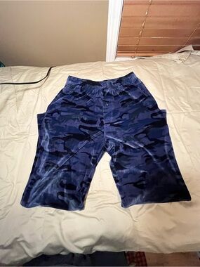 Roundtree & Yorke Blue Camo Velour Shorts